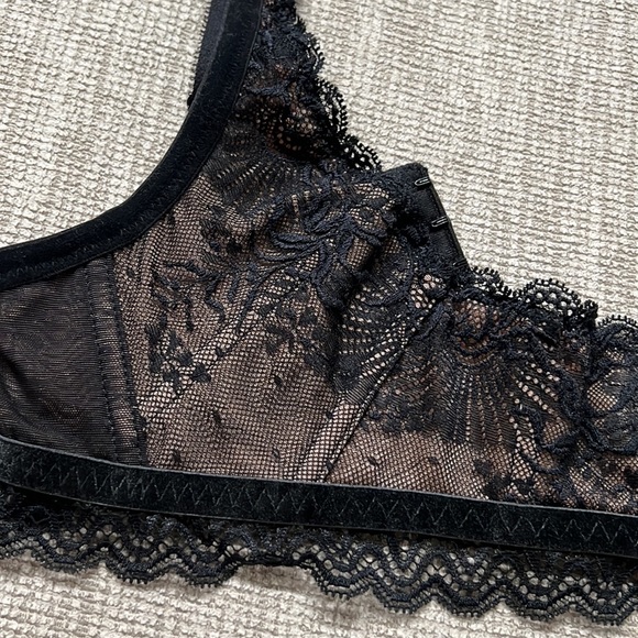 Victorias Secret VERY SEXY bustier with boning - Picture 2 of 9